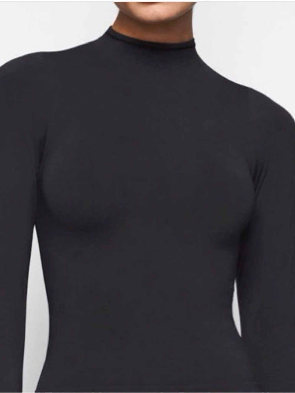 SKIMS SOFT SMOOTHING TURTLENECK TOP (Black) - NWT